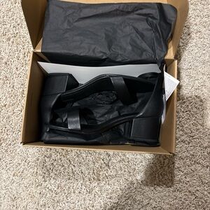 NWT Amazon Essentials Black Two Strap Heeled Sandals